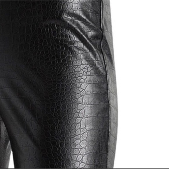 NWT 7 For All Mankind Croc Embossed Faux Leather Leggings in Black - Size L - Picture 8 of 15